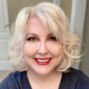 Meet your Posher, Crystal